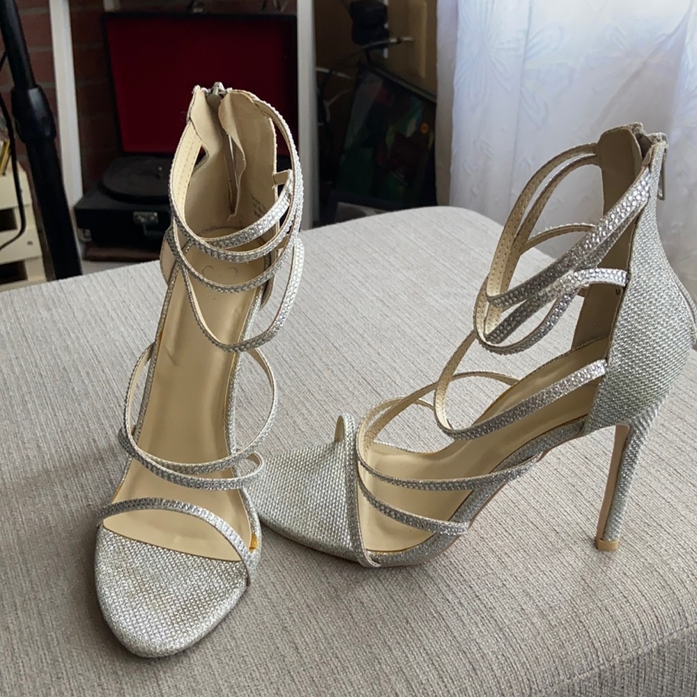 Windsor silver high heel / women’s size 7.5